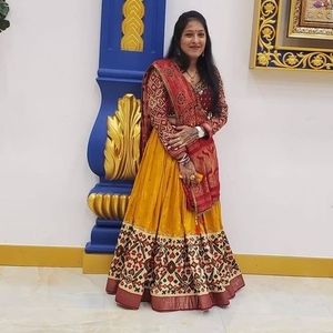 Meet your Posher, Ila